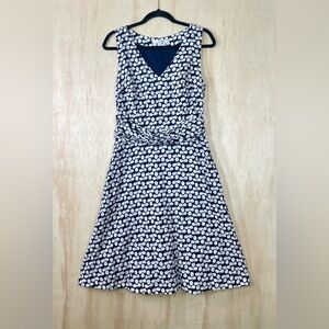 BODEN "Lois" Navy & Off-white V Neck Dress with POCKETS in "Navy Clover" Size 6R